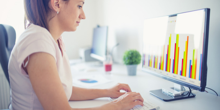 看護師が人と関わらない仕事の転職先データ入力